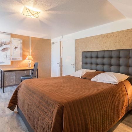 Alp'Hotel Voreppe Bagian luar foto