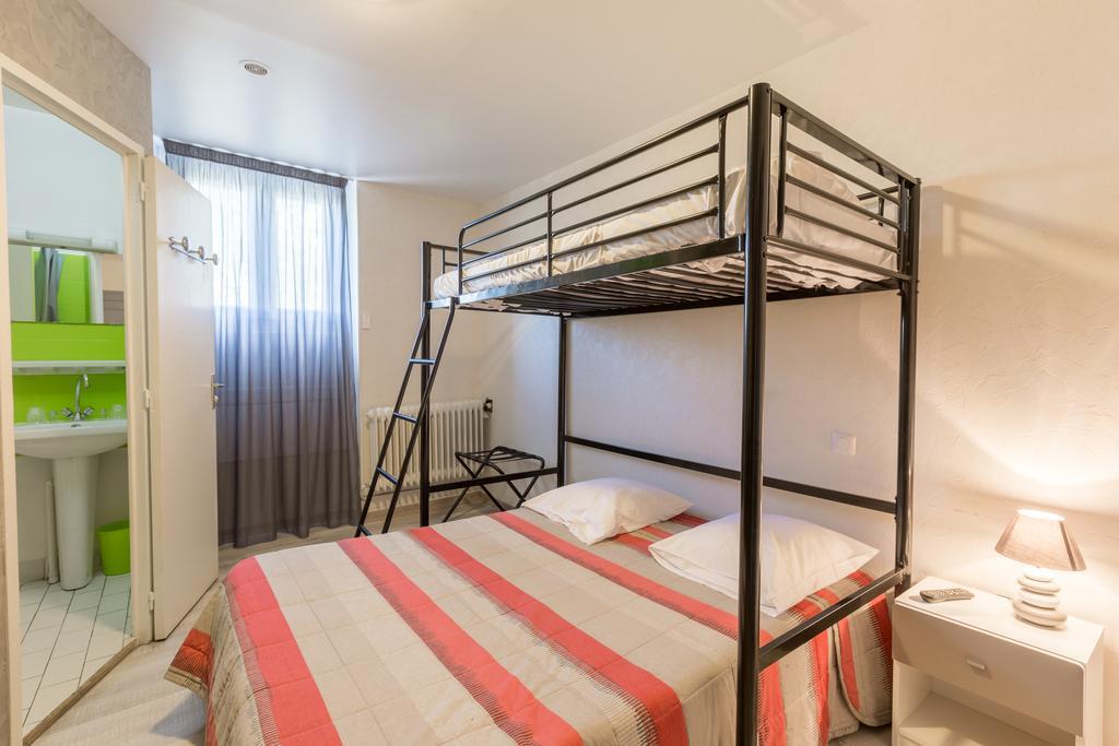 Alp'Hotel Voreppe Bagian luar foto
