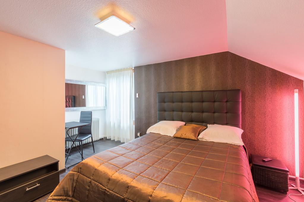 Alp'Hotel Voreppe Ruang foto