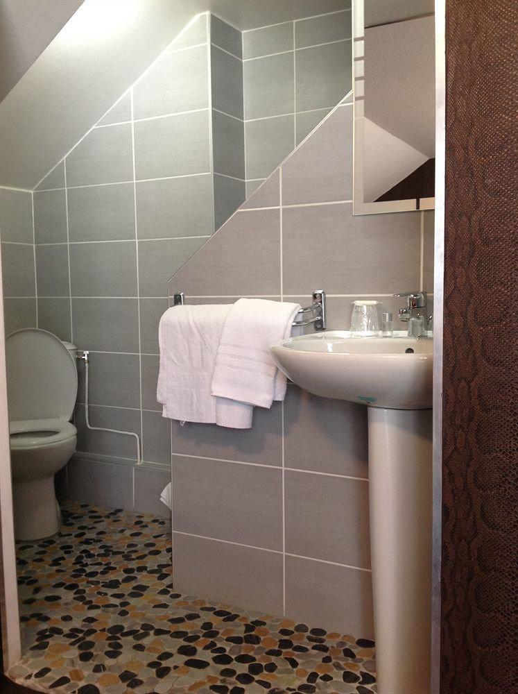 Alp'Hotel Voreppe Bagian luar foto
